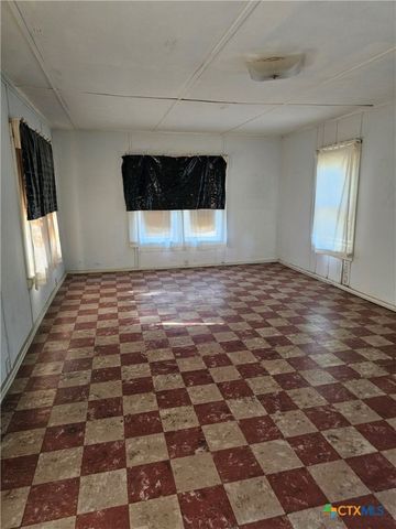 110 Maricopa Drive, Canyon Lake, TX 78133