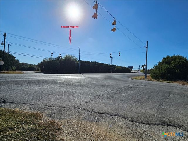 110 Maricopa Drive, Canyon Lake, TX 78133