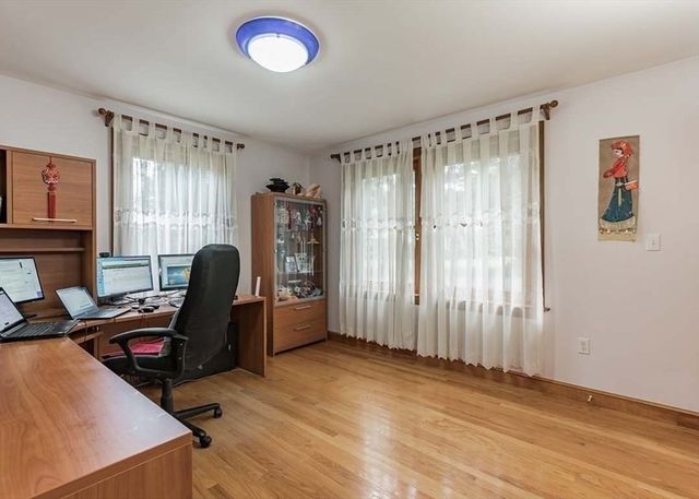 9 Gennaro Cir, Wayland, MA 01778