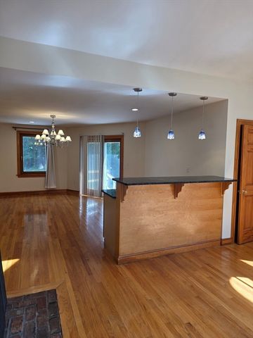 9 Gennaro Cir, Wayland, MA 01778