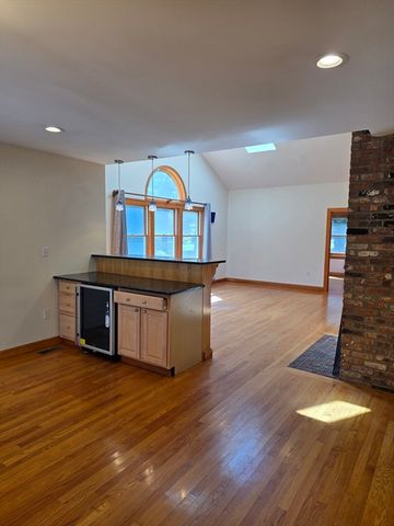 9 Gennaro Cir, Wayland, MA 01778