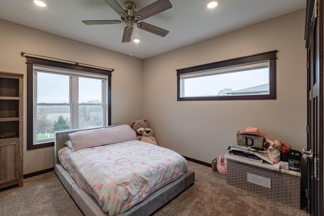 N6817 Sand Prairie COURT, Holmen, WI 54636