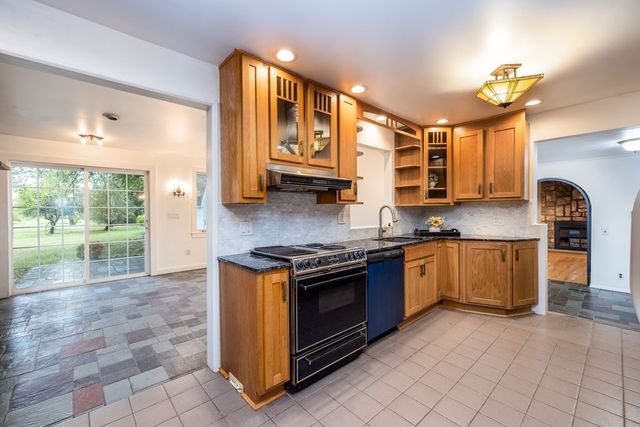 1616 Lake Road, Webster, NY 14580