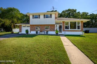 30 Lockwood Avenue, Howell, NJ 07731