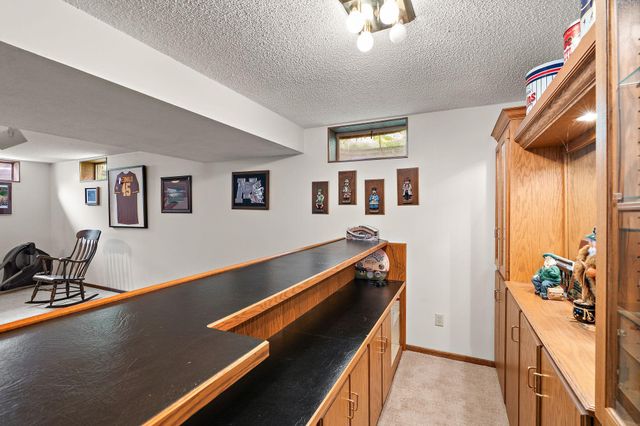 1265 Belmont Lane W, Roseville, MN 55113