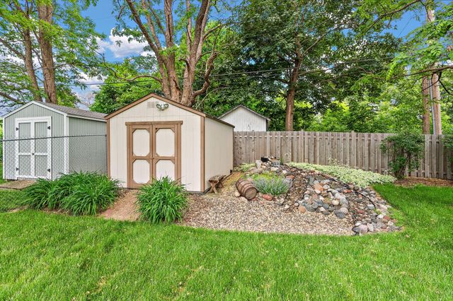 1265 Belmont Lane W, Roseville, MN 55113
