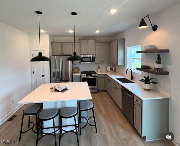 6044 Conneaut Light Drive, Vermilion, OH 44089