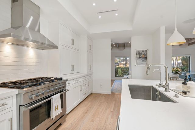 6201 Locke Lane, Houston, TX 77057