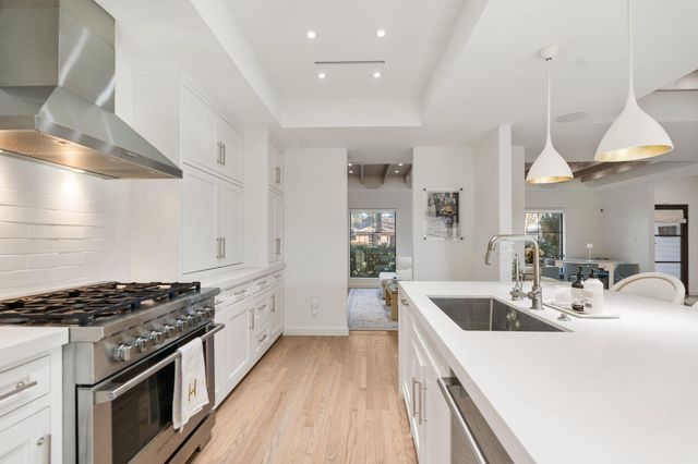 6201 Locke Lane, Houston, TX 77057