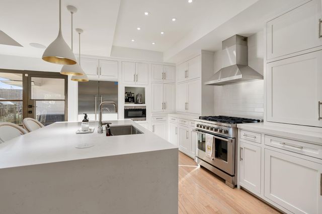 6201 Locke Lane, Houston, TX 77057