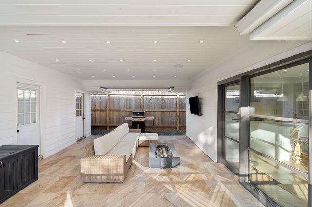 6201 Locke Lane, Houston, TX 77057