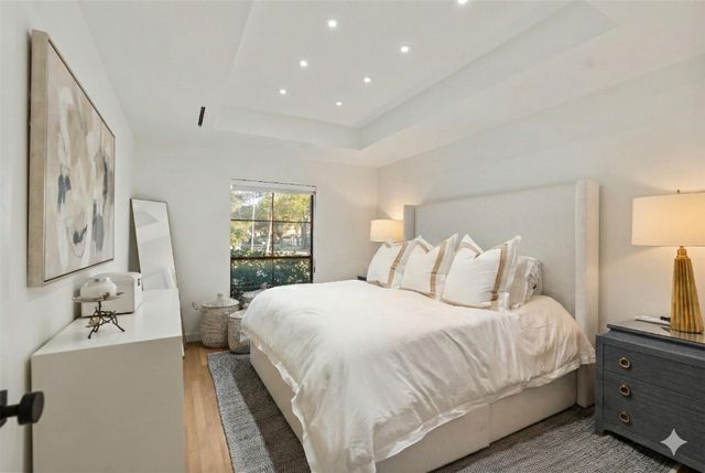 6201 Locke Lane, Houston, TX 77057