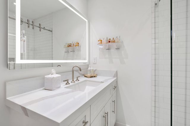 6201 Locke Lane, Houston, TX 77057