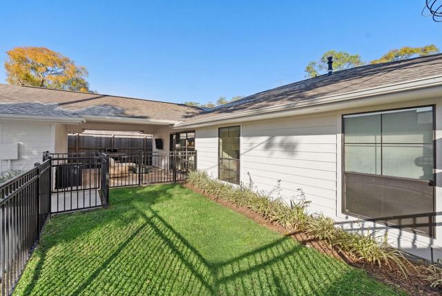 6201 Locke Lane, Houston, TX 77057