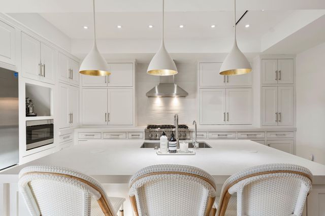 6201 Locke Lane, Houston, TX 77057