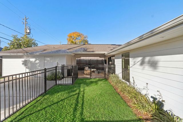 6201 Locke Lane, Houston, TX 77057