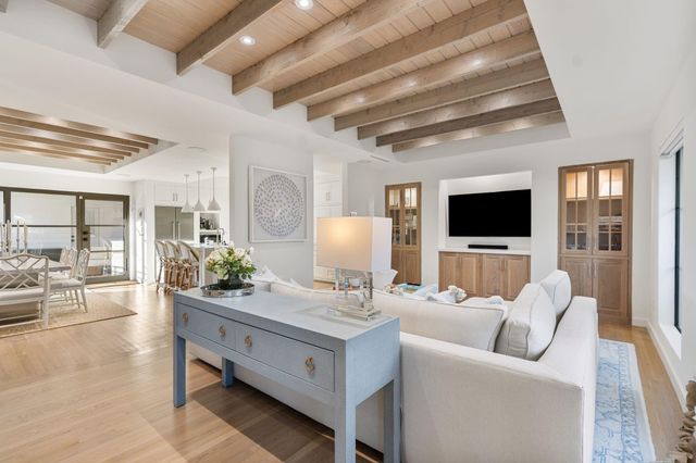 6201 Locke Lane, Houston, TX 77057