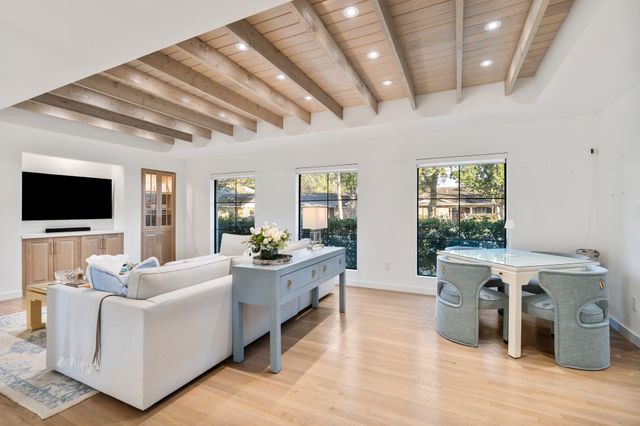 6201 Locke Lane, Houston, TX 77057