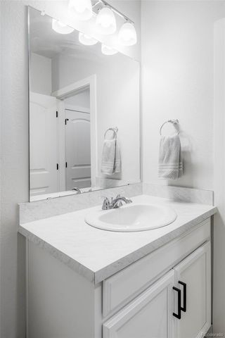 8110 Sterling Ranch Avenue, Littleton, CO 80125