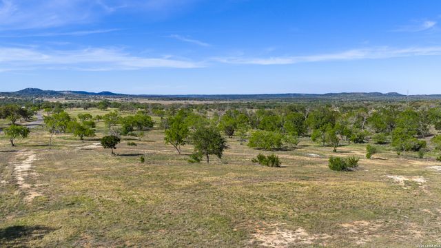 0020 Clearwater, Comfort, TX 78013