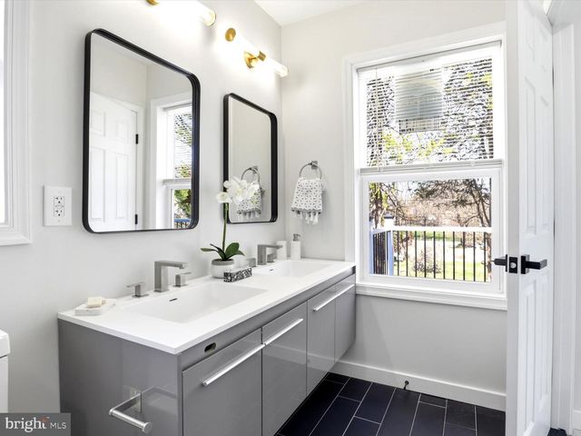 3127 G ST SE, Washington, DC 20019