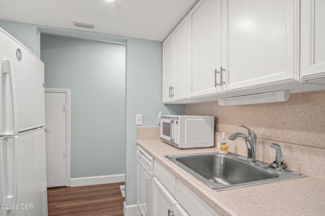 2820 Ocean Shore Blvd Apt 26, Ormond Beach, FL 32176