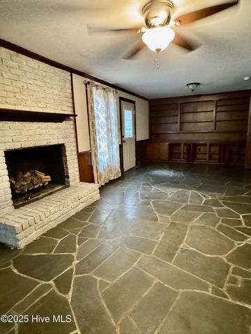1607 E Canal Street, Tarboro, NC 27886