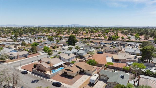 6509 Ouida Way, Las Vegas, NV 89108