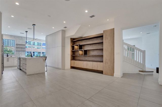 3757 NE 208 Te, Aventura, FL 33180