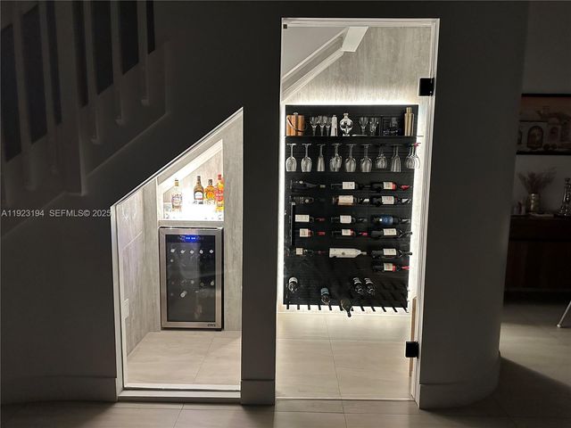 3757 NE 208 Te, Aventura, FL 33180