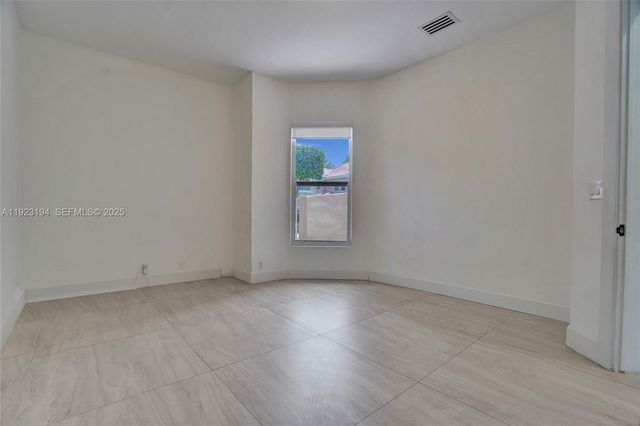 3757 NE 208 Te, Aventura, FL 33180