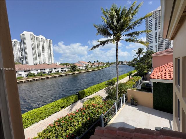 3757 NE 208 Te, Aventura, FL 33180