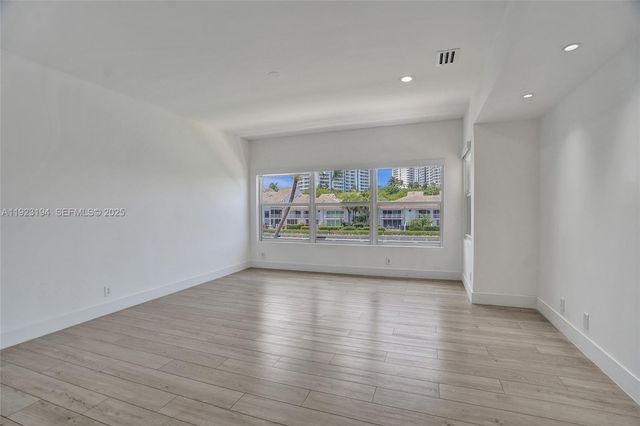 3757 NE 208 Te, Aventura, FL 33180