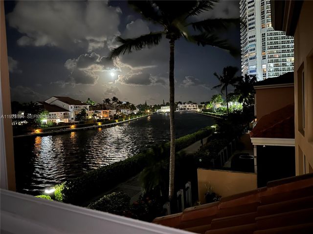 3757 NE 208 Te, Aventura, FL 33180