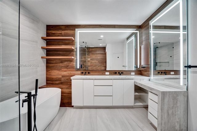 3757 NE 208 Te, Aventura, FL 33180