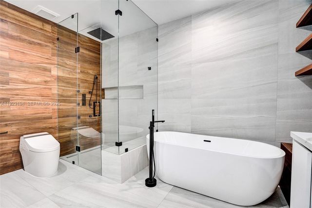 3757 NE 208 Te, Aventura, FL 33180