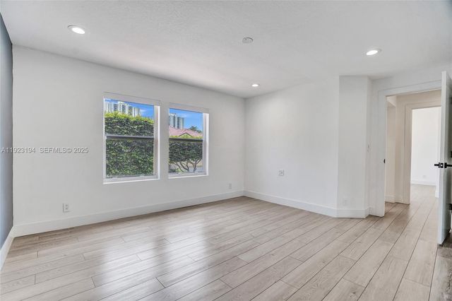 3757 NE 208 Te, Aventura, FL 33180