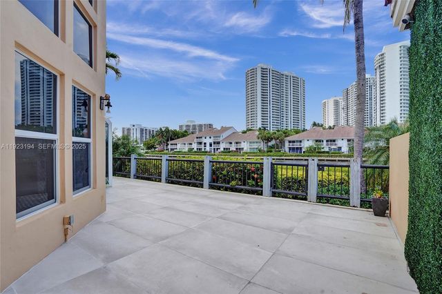 3757 NE 208 Te, Aventura, FL 33180