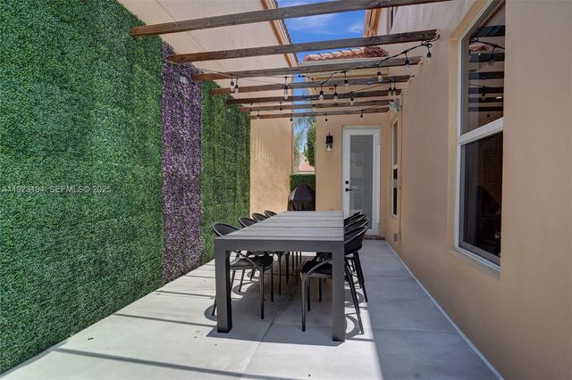 3757 NE 208 Te, Aventura, FL 33180