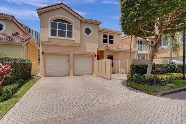 3757 NE 208 Te, Aventura, FL 33180