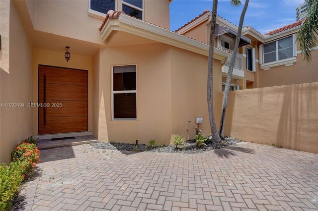 3757 NE 208 Te, Aventura, FL 33180