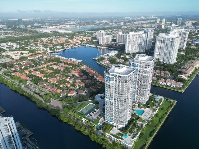 3757 NE 208 Te, Aventura, FL 33180