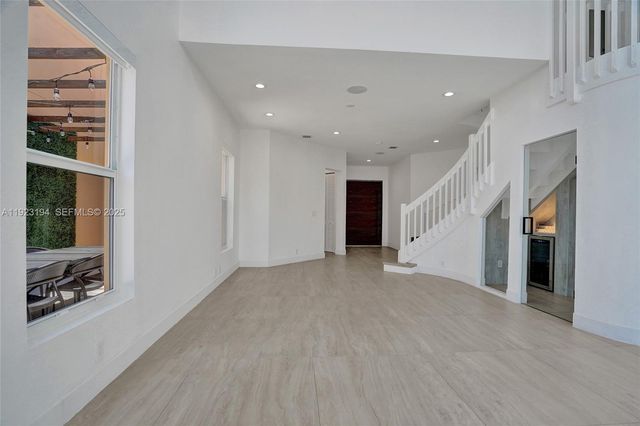 3757 NE 208 Te, Aventura, FL 33180