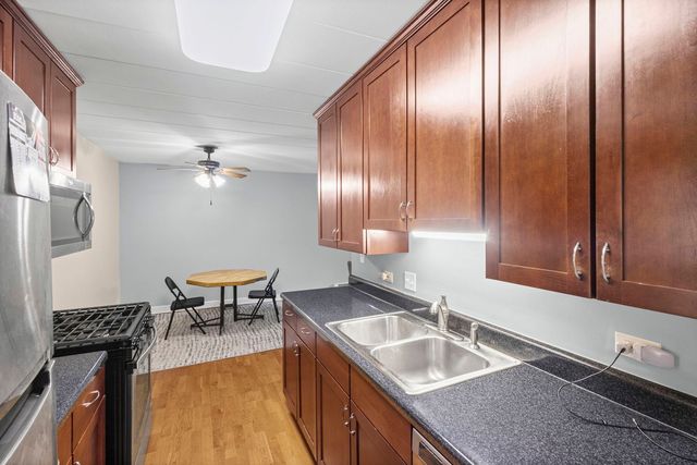 1000 S LORRAINE Road 110, Wheaton, IL 60189