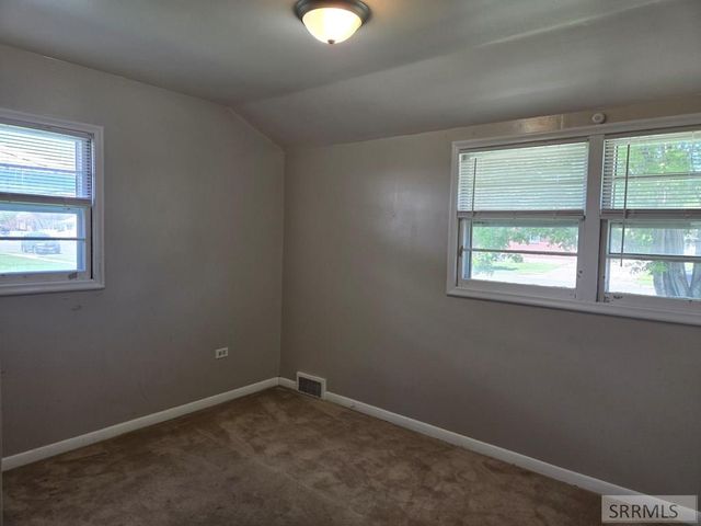 542 E 1st N, St Anthony, ID 83445