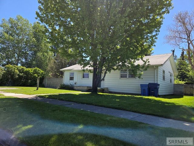 542 E 1st N, St Anthony, ID 83445