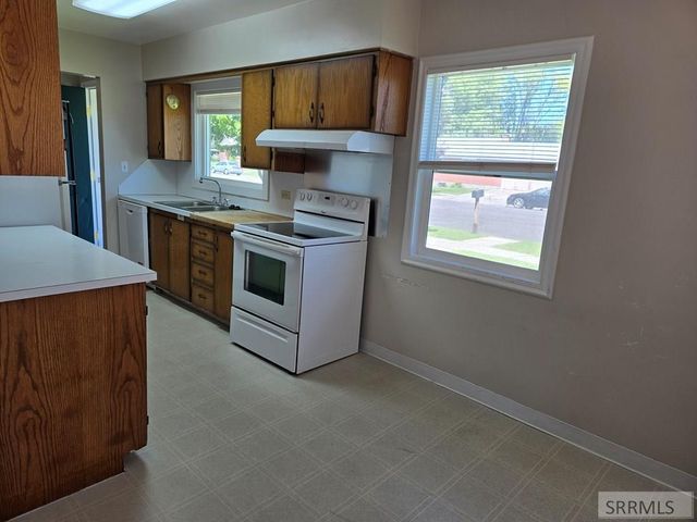 542 E 1st N, St Anthony, ID 83445