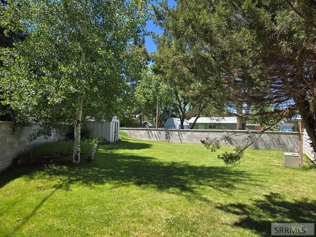 Image 4 of property listing at 542 E 1st N, St Anthony, ID 83445