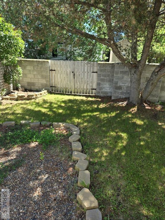 Image 5 of property listing at 542 E 1st N, St Anthony, ID 83445