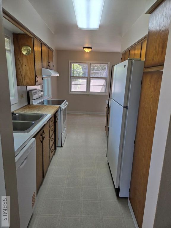 Image 7 of property listing at 542 E 1st N, St Anthony, ID 83445